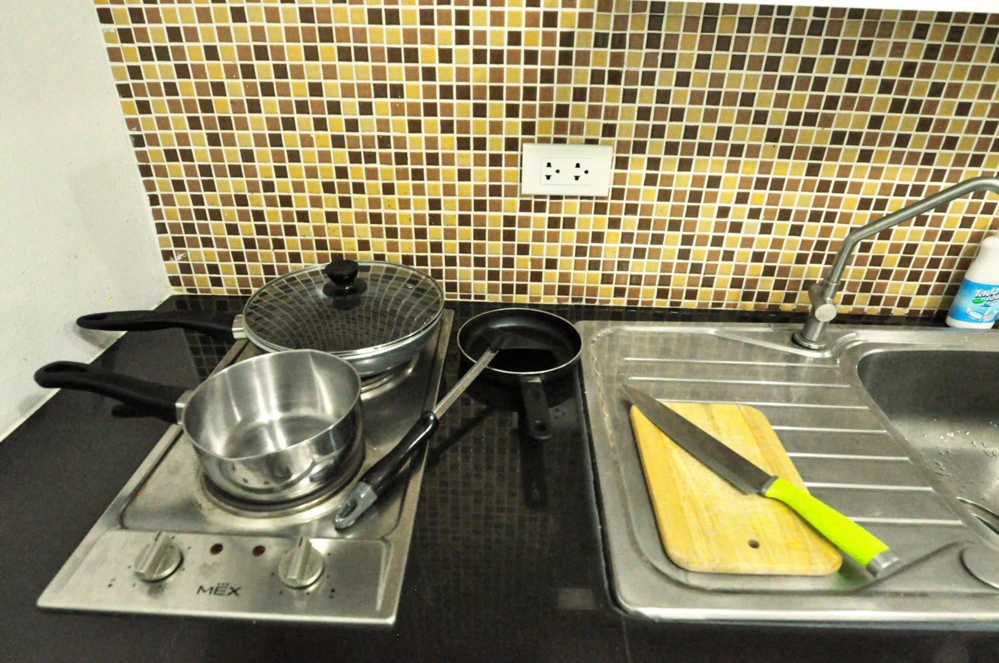 Baan Sabai Rama IV Apartment Bangkok Luaran gambar