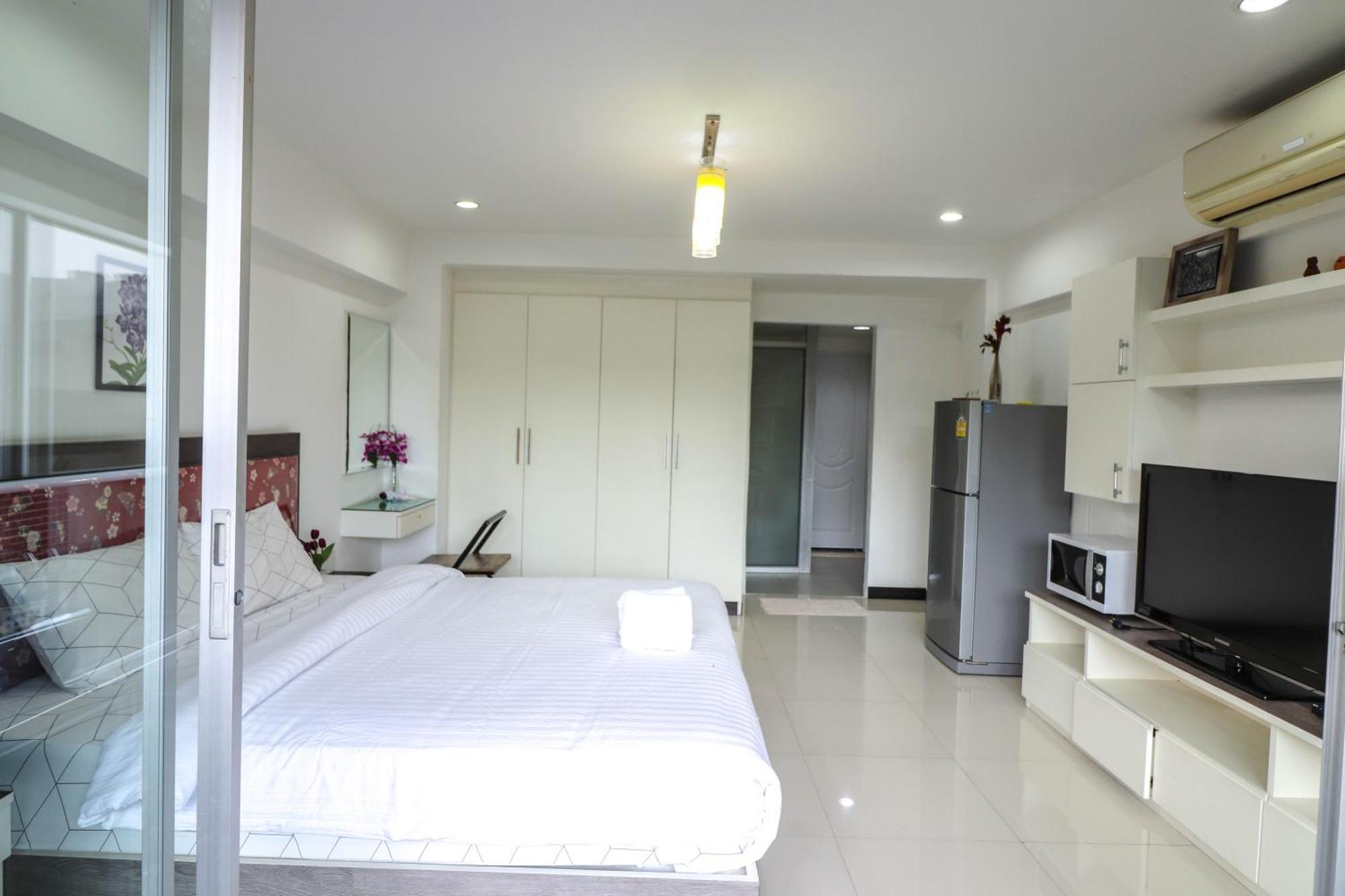 Baan Sabai Rama IV Apartment Bangkok Luaran gambar