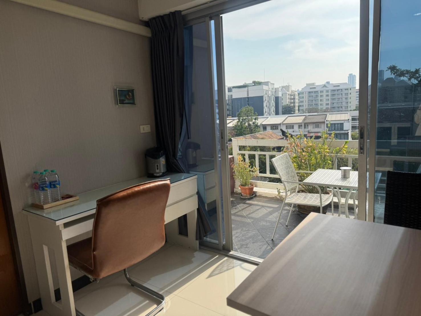 Baan Sabai Rama IV Apartment Bangkok Luaran gambar